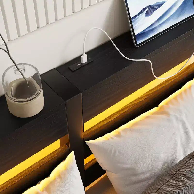 Cadre de lit en métal et bois pleine grandeur avec tête de lit lumières RVB prises de courant chargeur étagère de rangement sans bruit sans sommier tapissier
