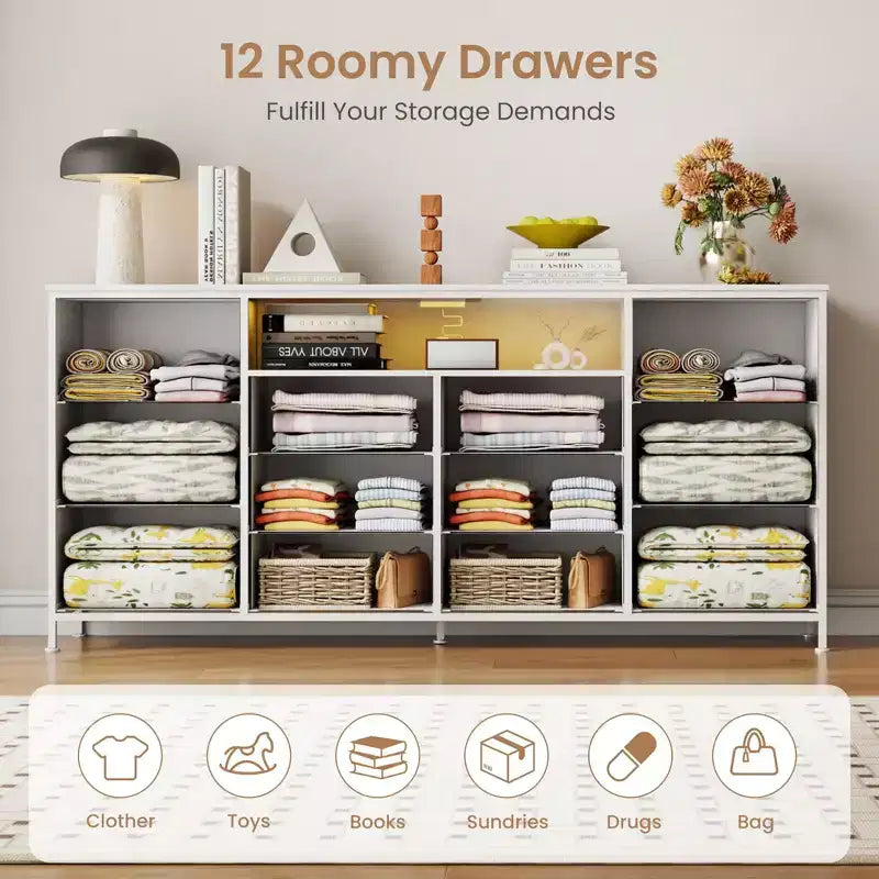 Meuble TV de 63 po pour téléviseurs jusqu'à 75 po - Commode en tissu avec station de recharge, lumières DEL, étagères ouvertes, commode à 12 tiroirs
