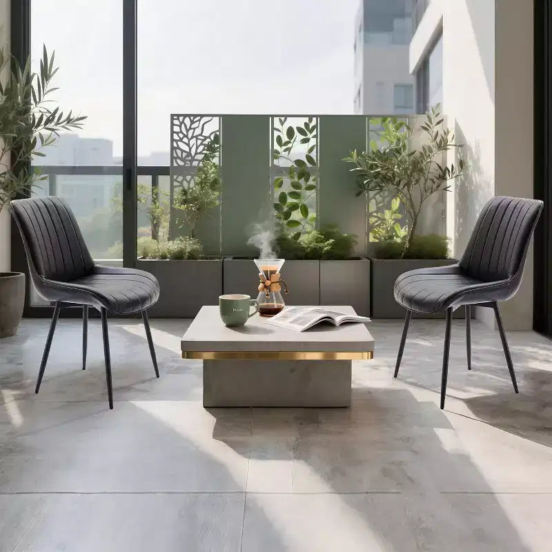 Chaises de salle à manger en similicuir, chaises d'appoint rembourrées de style moderne du milieu du siècle avec pieds en métal pour la cuisine et le salon (lot de 2)